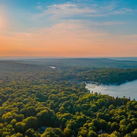 Poconos Ski Retreat With Sauna, Hot Tub, And Game Room Lake Harmony Ngoại thất bức ảnh