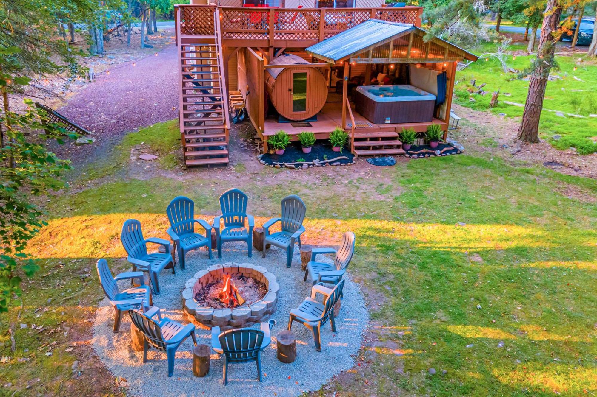 Poconos Ski Retreat With Sauna, Hot Tub, And Game Room Lake Harmony Ngoại thất bức ảnh