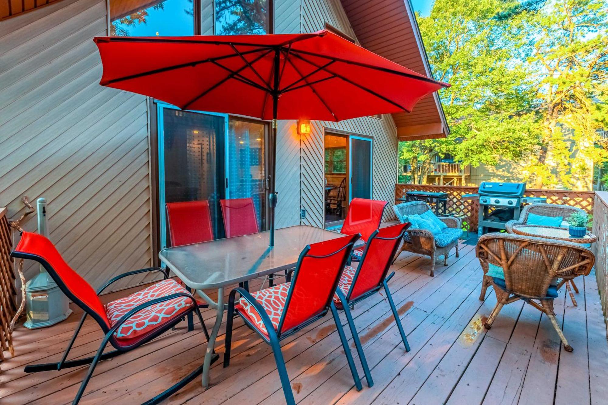 Poconos Ski Retreat With Sauna, Hot Tub, And Game Room Lake Harmony Ngoại thất bức ảnh