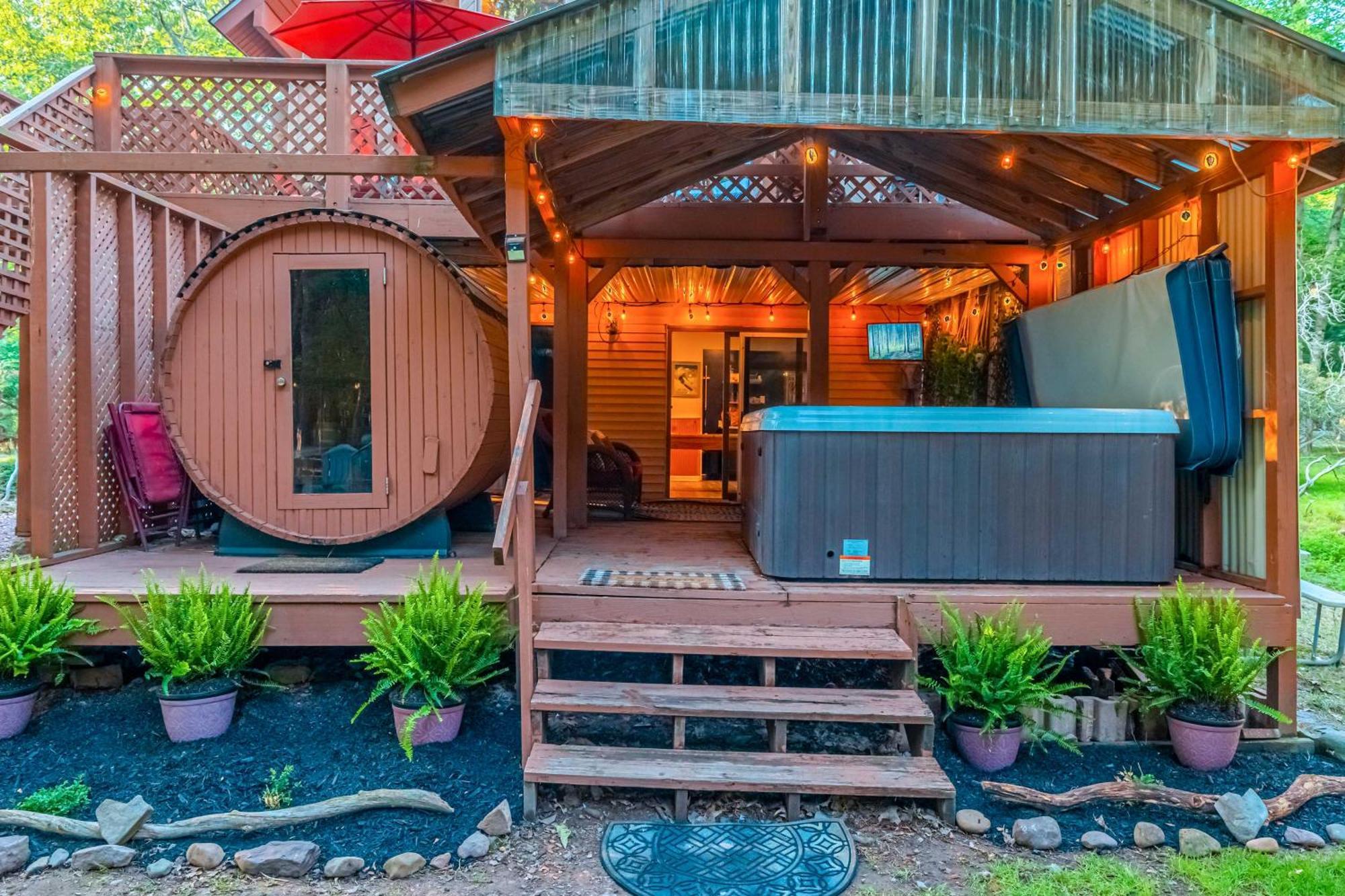 Poconos Ski Retreat With Sauna, Hot Tub, And Game Room Lake Harmony Ngoại thất bức ảnh