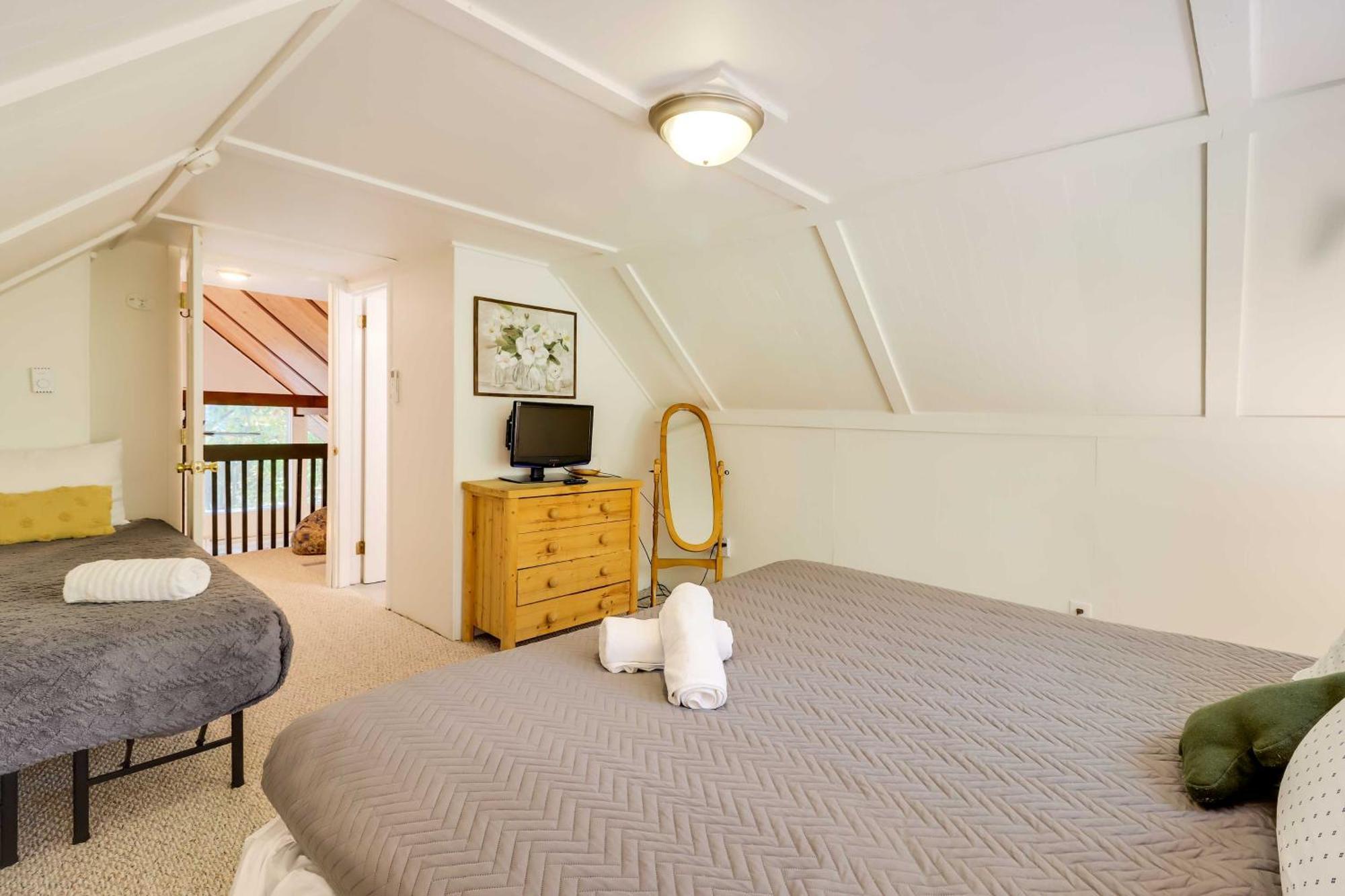 Poconos Ski Retreat With Sauna, Hot Tub, And Game Room Lake Harmony Ngoại thất bức ảnh