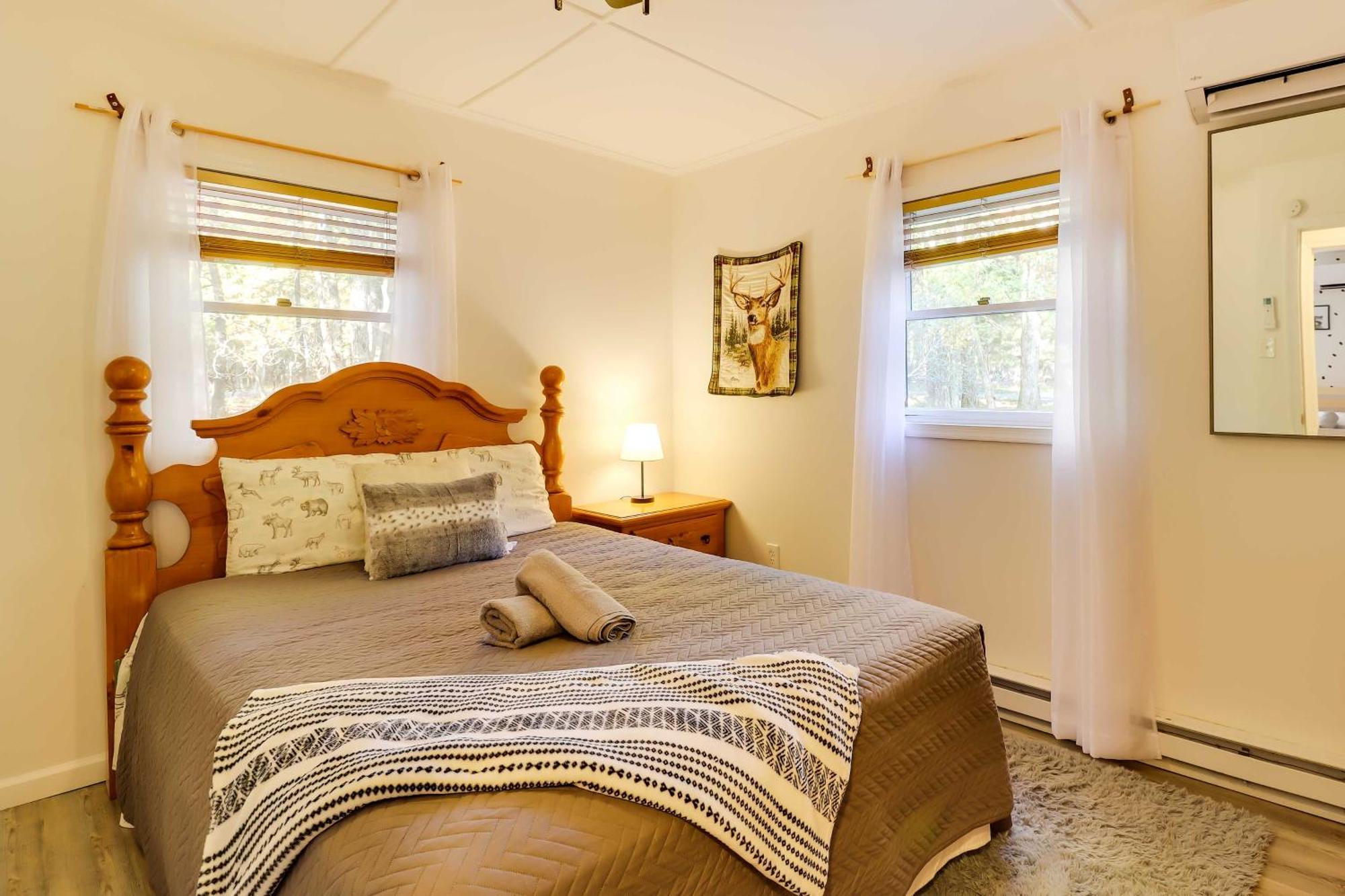 Poconos Ski Retreat With Sauna, Hot Tub, And Game Room Lake Harmony Ngoại thất bức ảnh