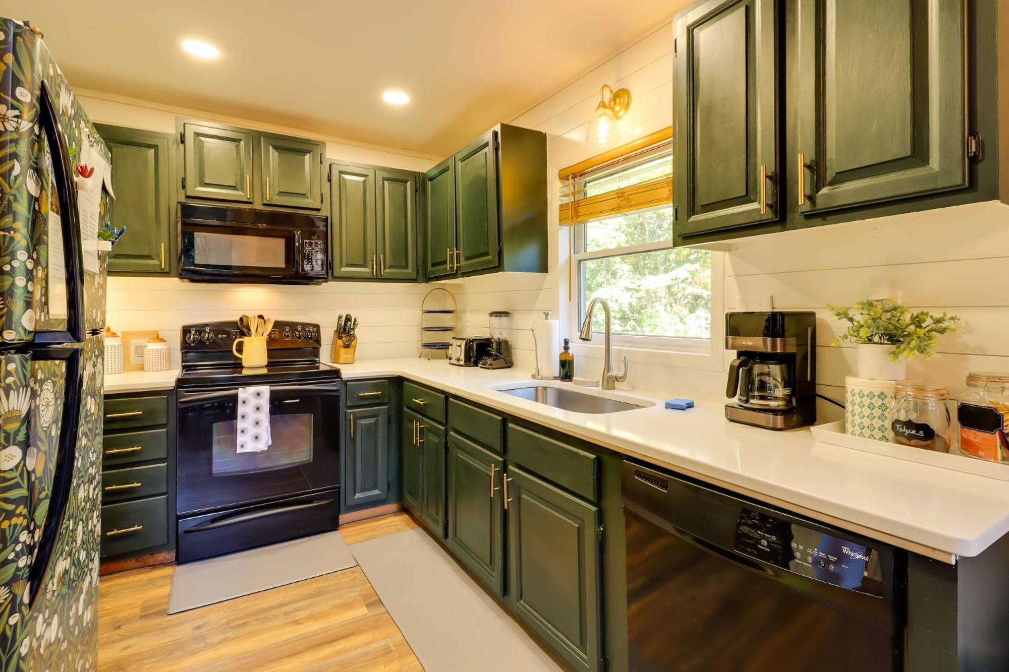 Poconos Ski Retreat With Sauna, Hot Tub, And Game Room Lake Harmony Ngoại thất bức ảnh